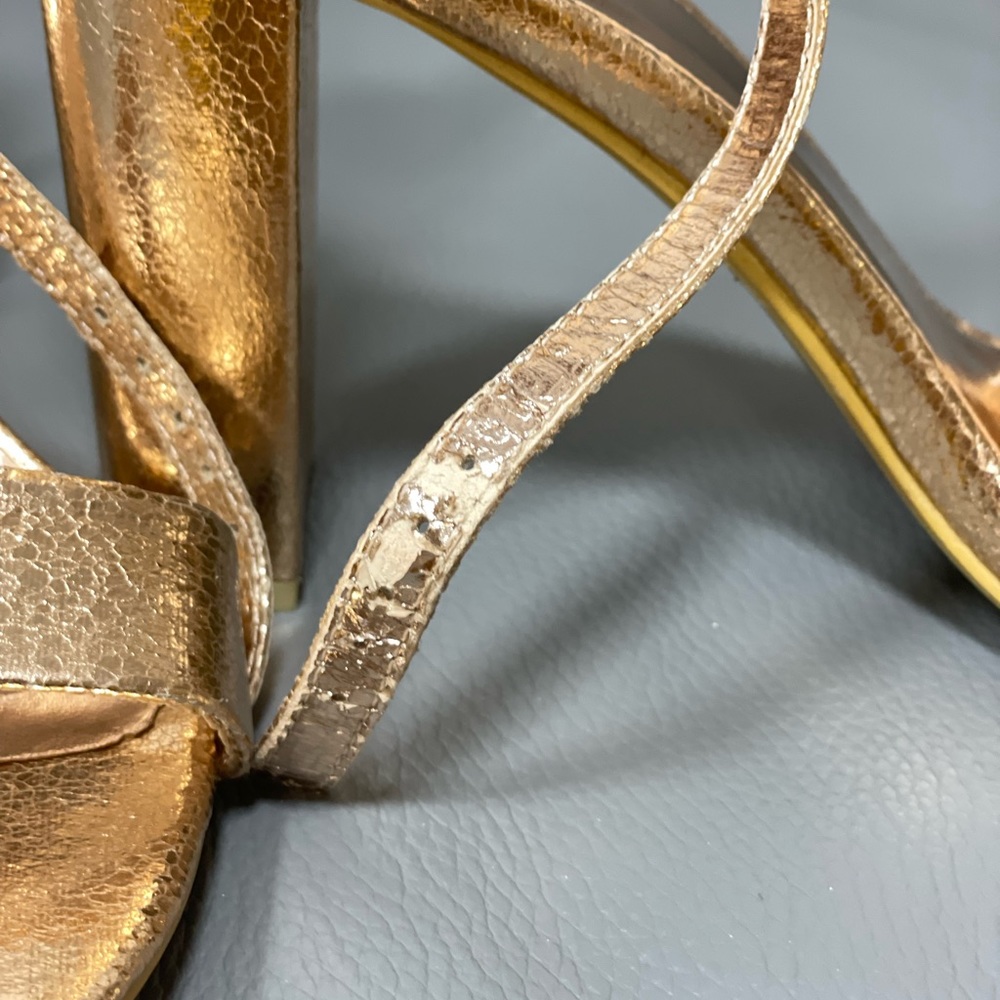 Beautiful Rose gold chunky heeled sandals by Pretty Little Thing - Picture 4 of 7